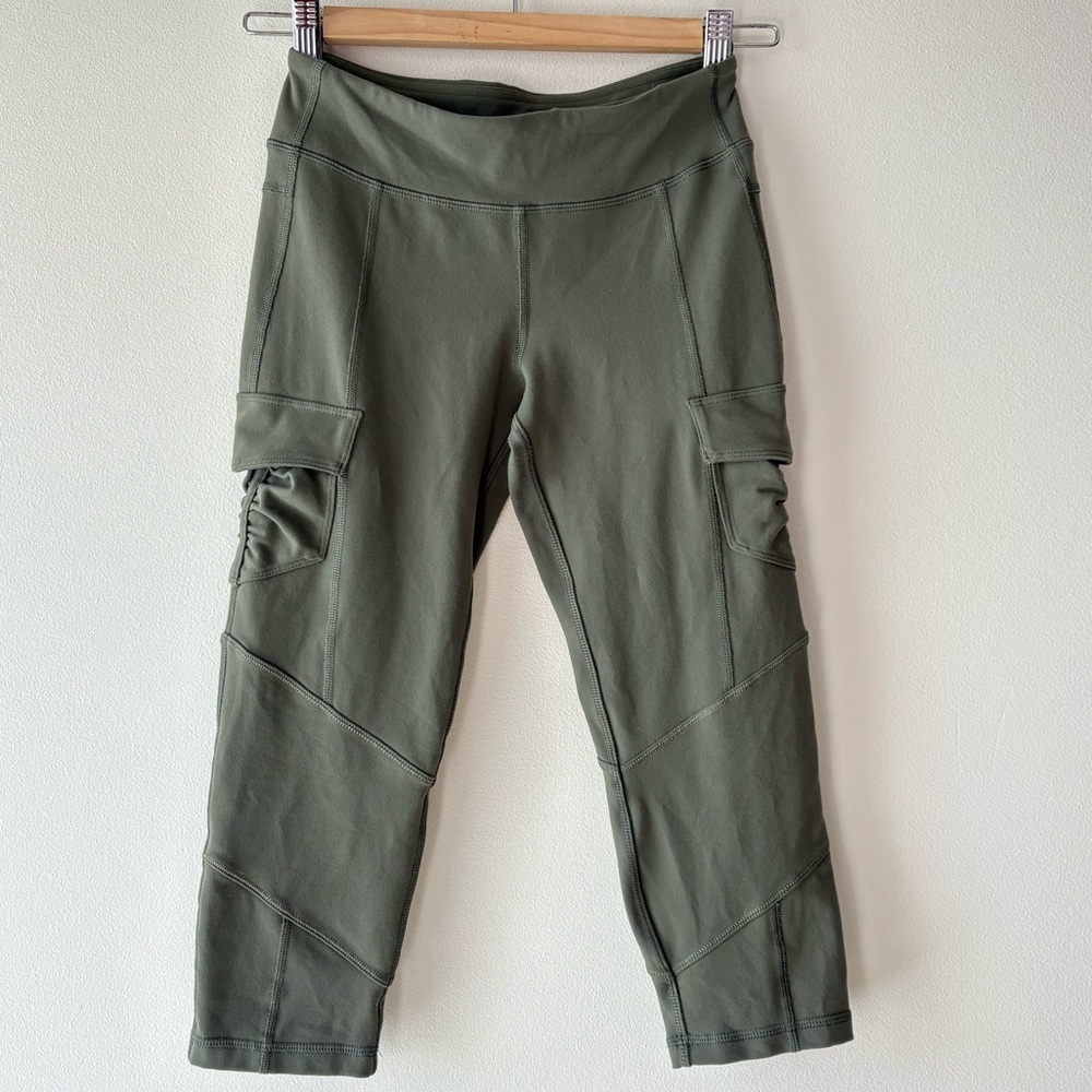 Like new! Sz12 ivivva cargo leggings green